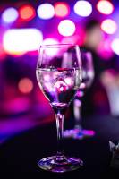 Vidéaste pour reportage d'événement privé mariage anniversaire à Marseille: capturer l'émotion et livrer un récit fluide dans l'édition